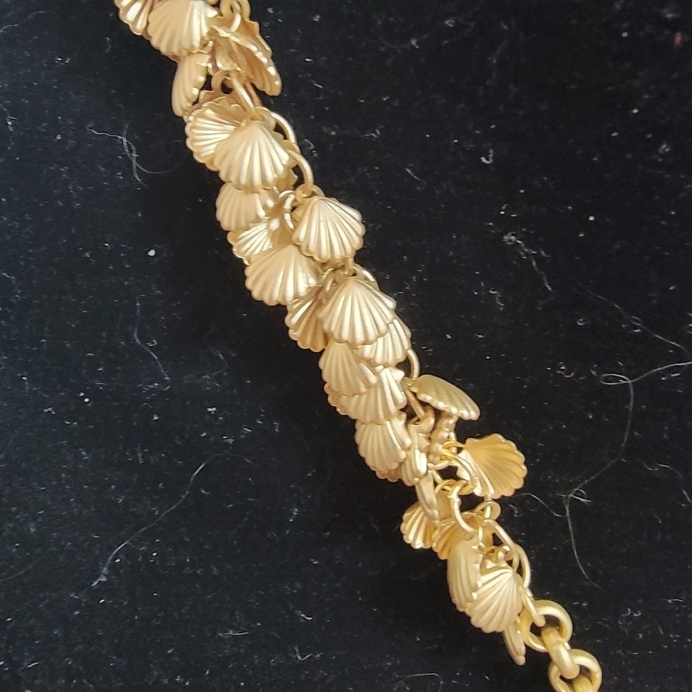 Custom Necklace With Lia Shell and Shell Necklace - Picture 3 of 3